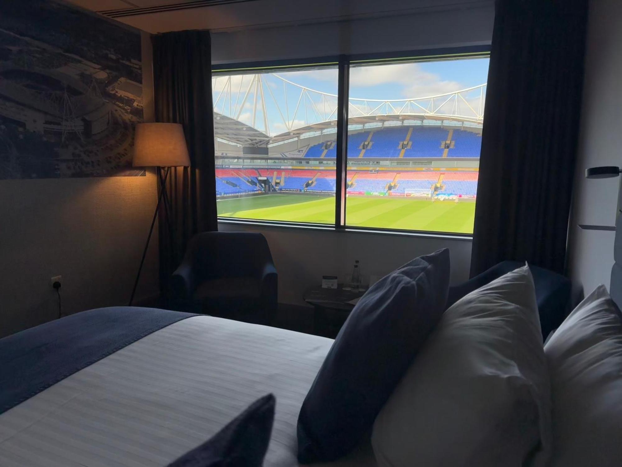 The Bolton Stadium Hotel, A Member Of Radisson Individuals Eksteriør billede
